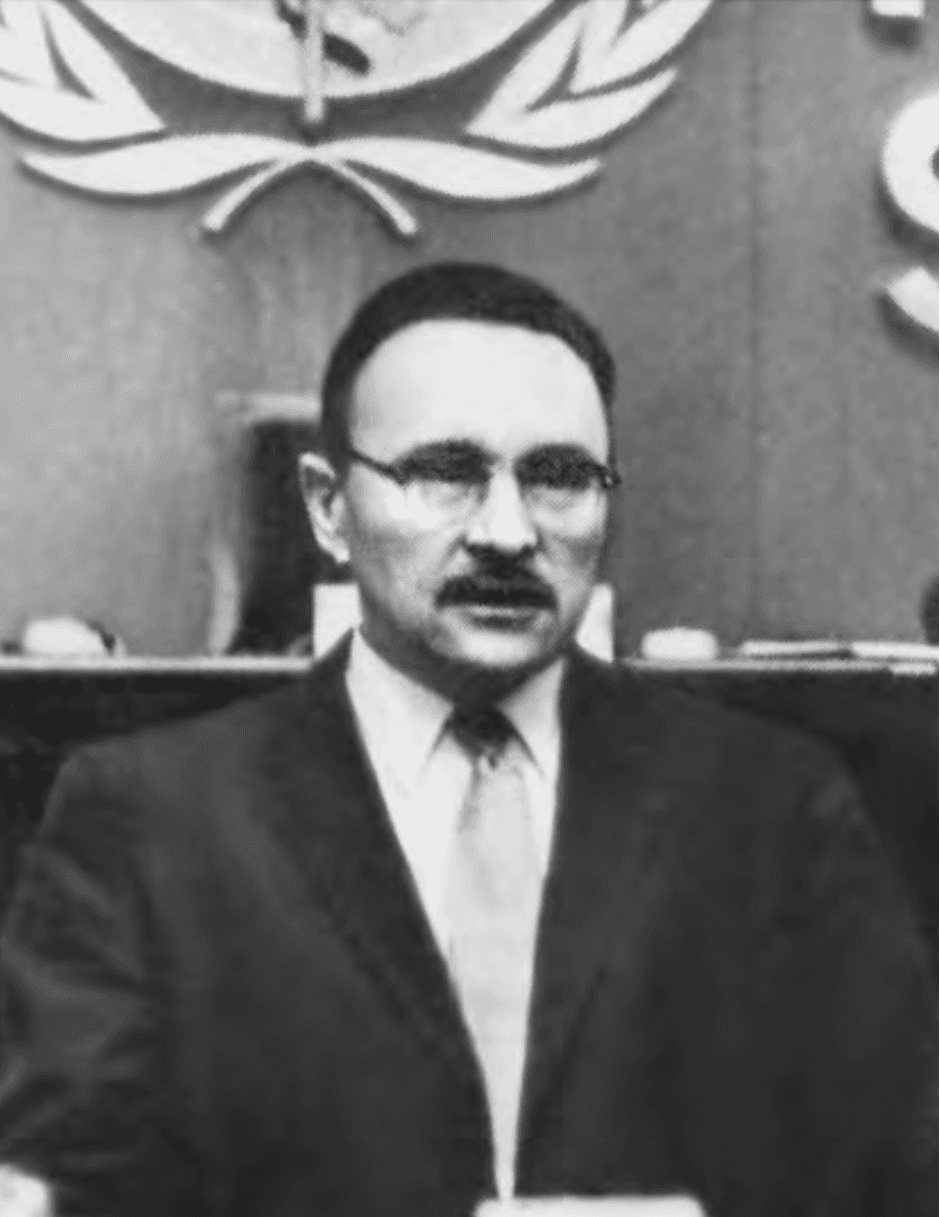 La imagen es retrato de Viktor Zhdanov.
