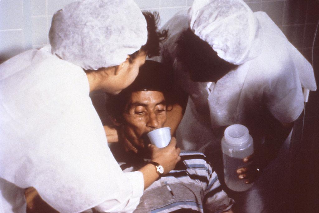 El doctor Nalin ayudó a inventar la terapia de rehidratación oral