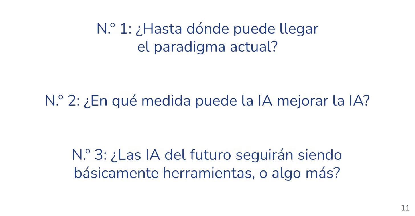 Diapositiva de CSET en blanco liso que muestra los tres debates numerados en texto grande, azul y centrado, uno por línea, con el número de diapositiva 11 en la esquina inferior derecha.